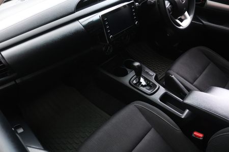 2022-Toyota-Hilux-24-GD-6-Raider-4x4-Auto-Double-Cab_17