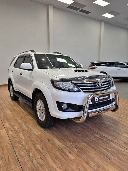 2013-Toyota-Fortuner-25-D-4D-Raised-Body_0
