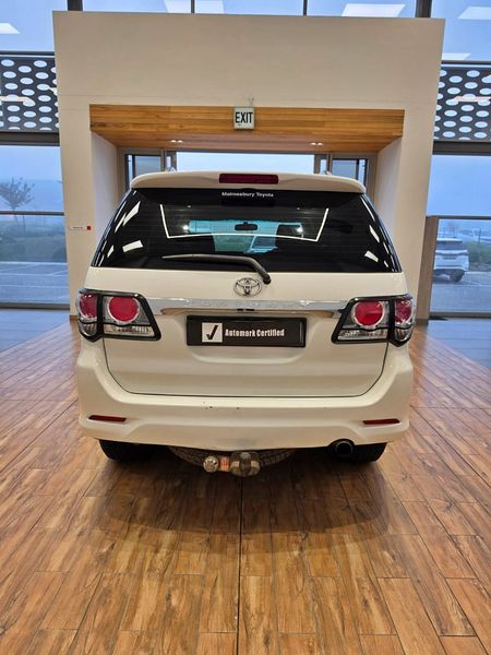 2013-Toyota-Fortuner-25-D-4D-Raised-Body_14