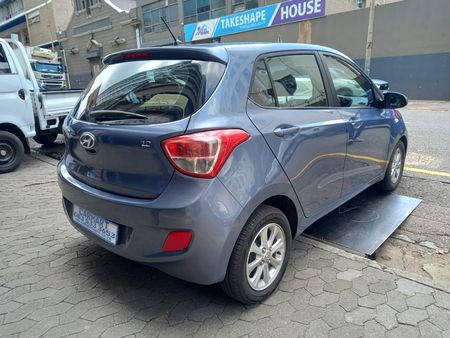 2017-Hyundai-Grand-i10-125-Fluid_5