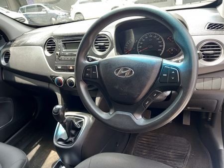 2017-Hyundai-Grand-i10-125-Fluid_6