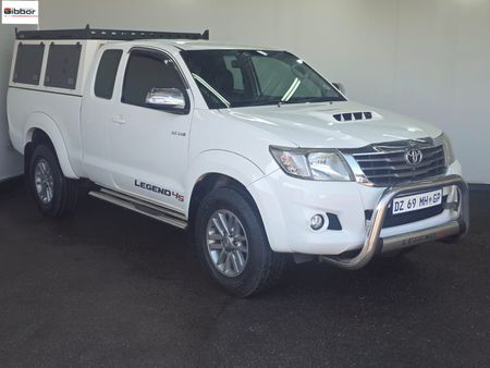 2015-Toyota-Hilux-30-D-4D-Legend-45-Xtra-Cab_2