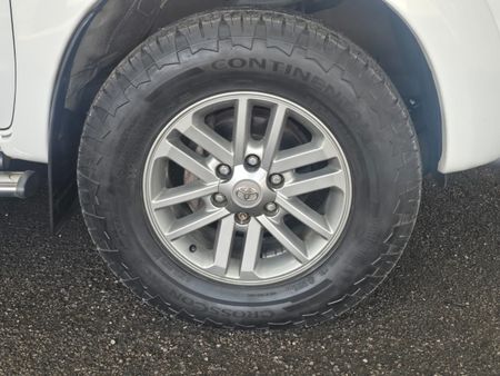 2015-Toyota-Hilux-30-D-4D-Legend-45-Xtra-Cab_4