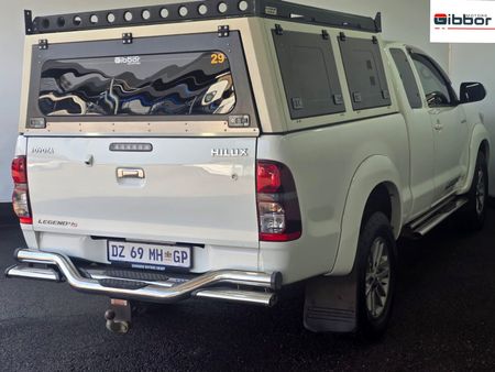 2015-Toyota-Hilux-30-D-4D-Legend-45-Xtra-Cab_5