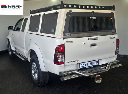2015-Toyota-Hilux-30-D-4D-Legend-45-Xtra-Cab_7