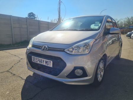 2015-Hyundai-Grand-i10-12_2