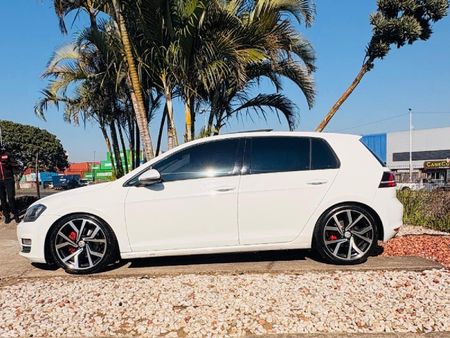 2017-Volkswagen-Golf-VII-14-TSI-Comfortline_5