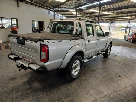 2008-Nissan-Hardbody-2400i-SE-Double-Cab_3