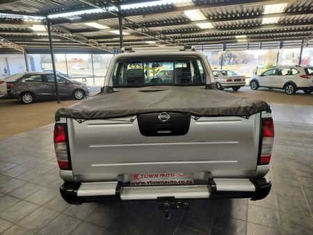 2008-Nissan-Hardbody-2400i-SE-Double-Cab_5