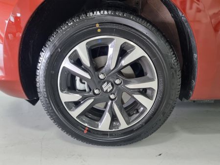 2024-Suzuki-Swift-12-GLX_3