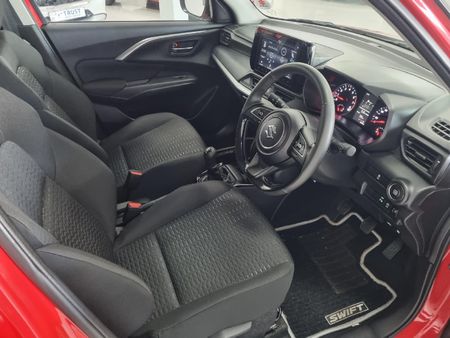 2024-Suzuki-Swift-12-GLX_5