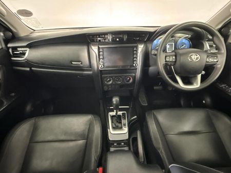 2021-Toyota-Fortuner-24-GD-6-Raised-Body-Auto_1