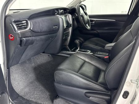 2021-Toyota-Fortuner-24-GD-6-Raised-Body-Auto_7