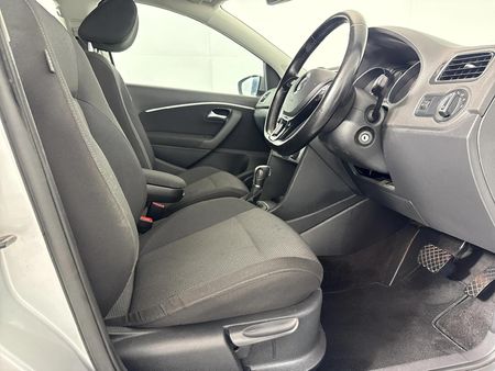 2017-Volkswagen-Polo-12-TSI-Highline-Auto-81kW_9