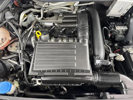 2017-Volkswagen-Polo-12-TSI-Highline-Auto-81kW_13