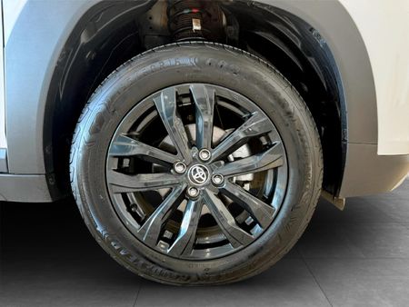 2025-Toyota-Starlet-Cross-15XS_9