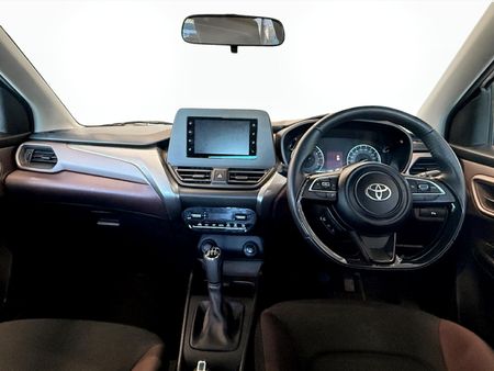 2025-Toyota-Starlet-Cross-15XS_10