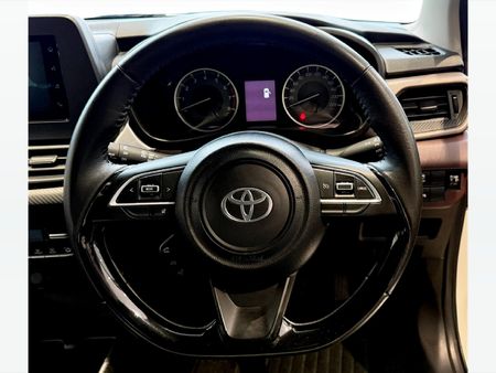 2025-Toyota-Starlet-Cross-15XS_15