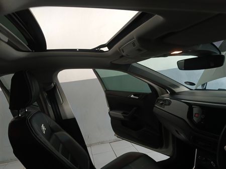 2025-Volkswagen-Polo-10-TSI-Life_10