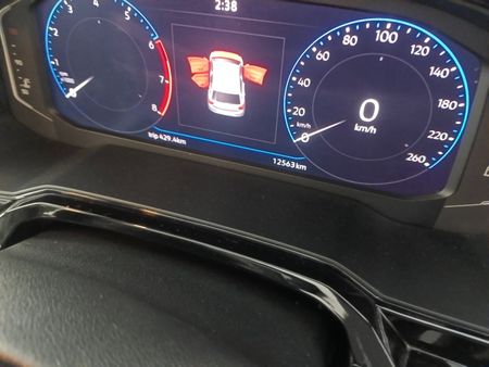2025-Volkswagen-Polo-10-TSI-Life_8