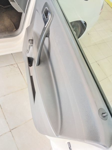 2012-Volkswagen-Polo-Vivo-14-Trendline_10