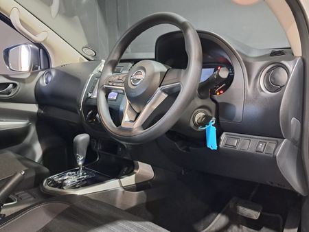2025-Nissan-Navara-25-DDTi-SE-Auto-Double-Cab_13