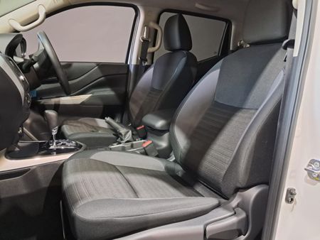 2025-Nissan-Navara-25-DDTi-SE-Auto-Double-Cab_16