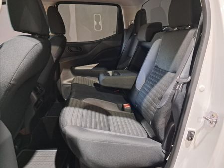 2025-Nissan-Navara-25-DDTi-SE-Auto-Double-Cab_17