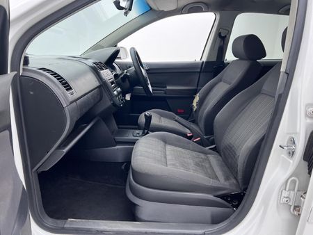 2006-Volkswagen-Polo-16-Comfortline_6