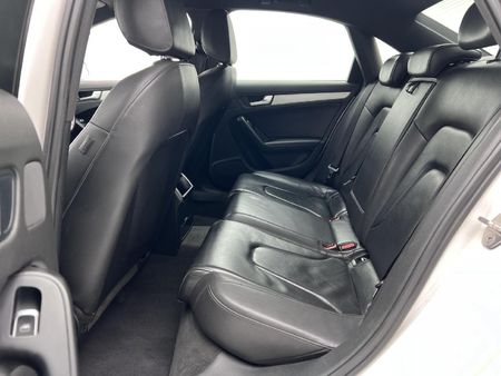 2016-Audi-A4-18-T-S-Auto_9