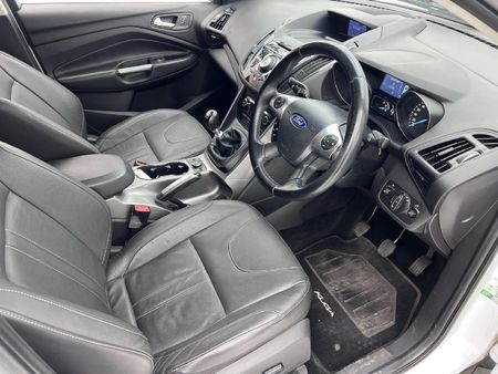 2015-Ford-Kuga-15-EcoBoost-Trend_12