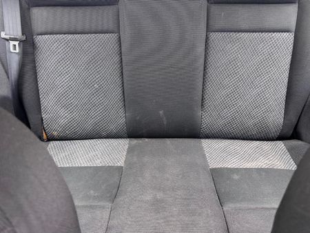2014-Ford-Figo-14-Ambiente_12