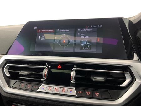 2021-BMW-3-Series-318i-M-Sport_12