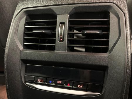 2021-BMW-3-Series-318i-M-Sport_13