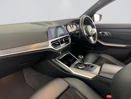 2021-BMW-3-Series-318i-M-Sport_16