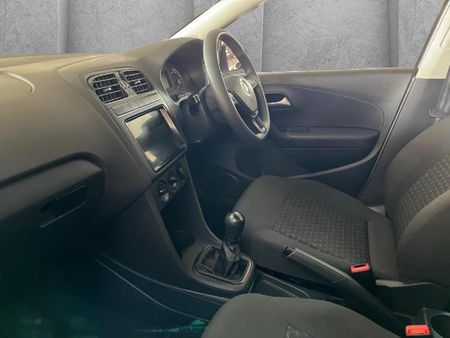 2025-Volkswagen-Polo-Vivo-14_14
