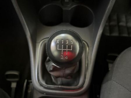 2025-Volkswagen-Polo-Vivo-14_18