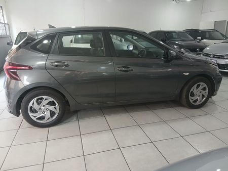 2021-Hyundai-i20-14-Fluid_10