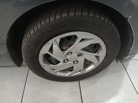 2021-Hyundai-i20-14-Fluid_15