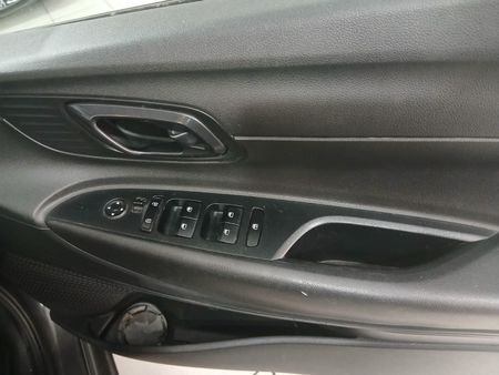 2021-Hyundai-i20-14-Fluid_4