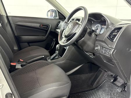 2022-Toyota-Urban-Cruiser-15-Xs-Auto_9
