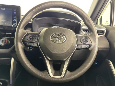 2024-Toyota-Corolla-Cross-18-XI_10