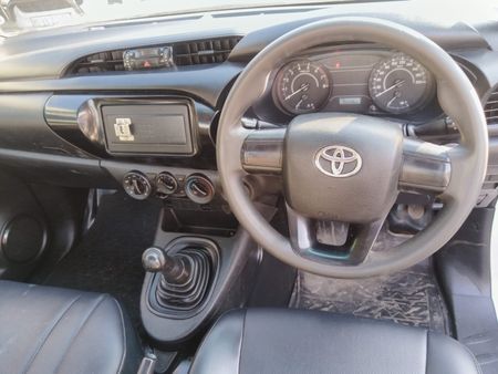 2022-Toyota-Hilux-20-VVTi-Single-Cab_6