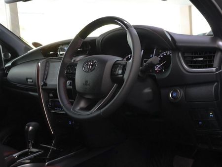 2025-Toyota-Fortuner-28-GD-6-4x4-Auto_16