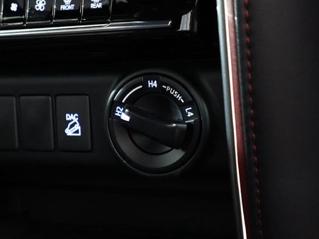 2025-Toyota-Fortuner-28-GD-6-4x4-Auto_17