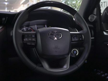 2025-Toyota-Fortuner-28-GD-6-4x4-Auto_25