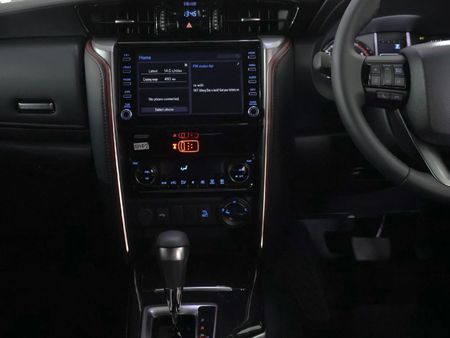 2025-Toyota-Fortuner-28-GD-6-4x4-Auto_26