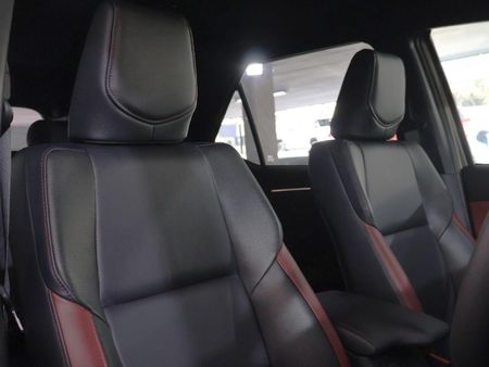 2025-Toyota-Fortuner-28-GD-6-4x4-Auto_28