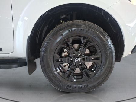 2026-Nissan-Navara-25DDTi-Stealth-Auto_9