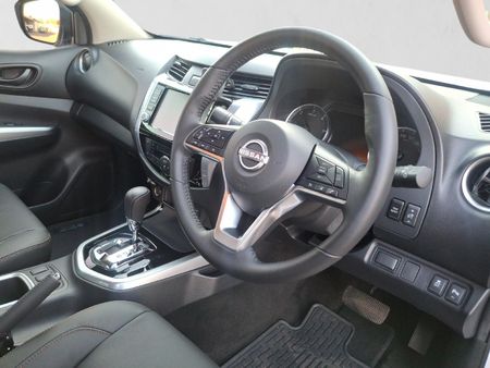 2026-Nissan-Navara-25DDTi-Stealth-Auto_11